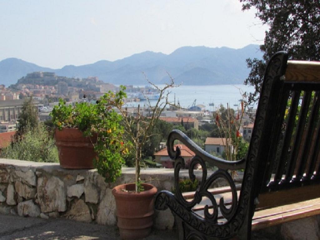 Appartamenti Bellavista By Helloelba Portoferraio Rum bild